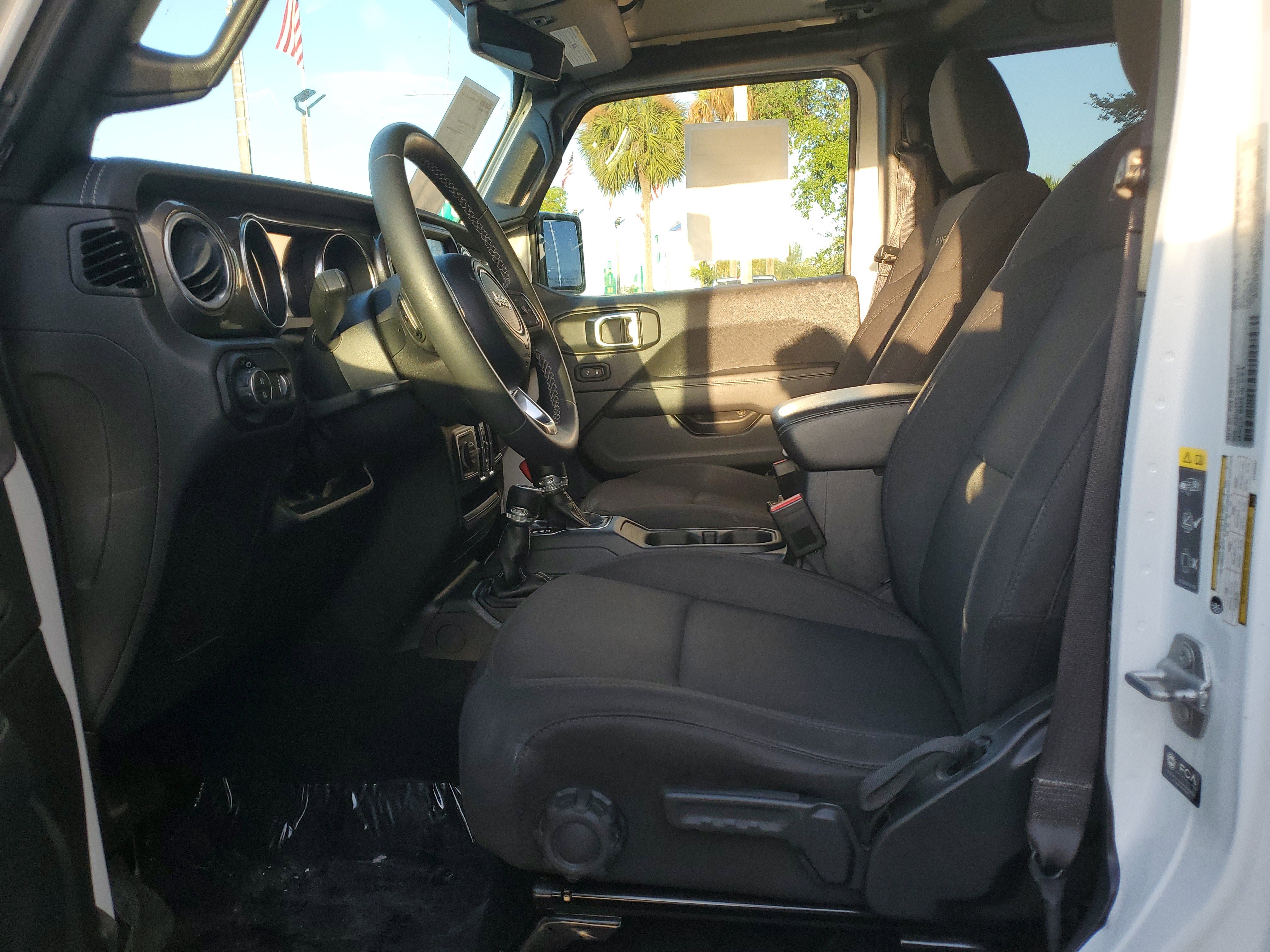 Used 2023 Jeep Gladiator Overland image 13