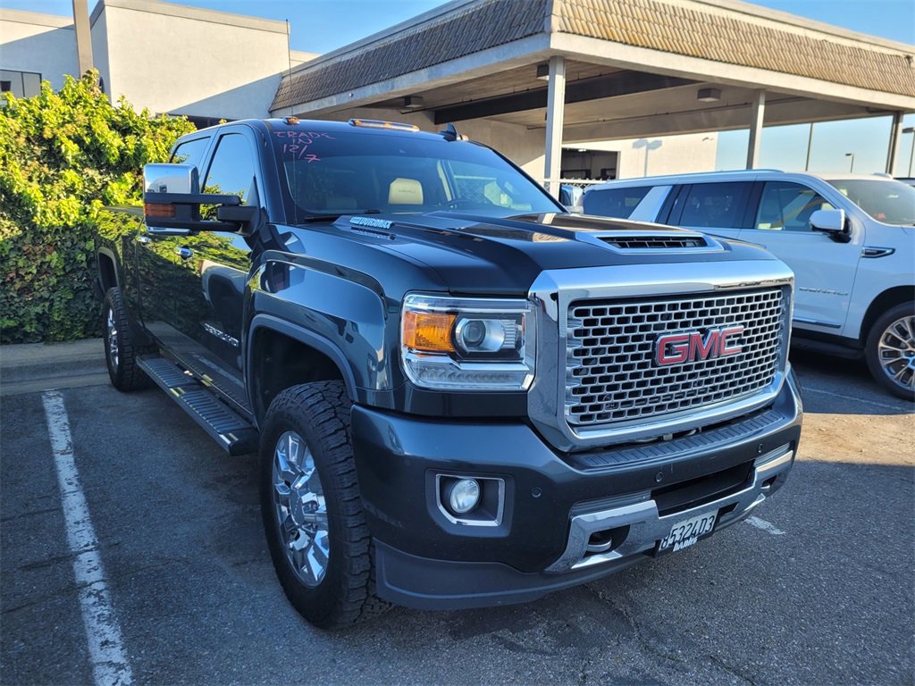 Used 2017 GMC Sierra 2500 Denali w/ Duramax Plus Package image 3
