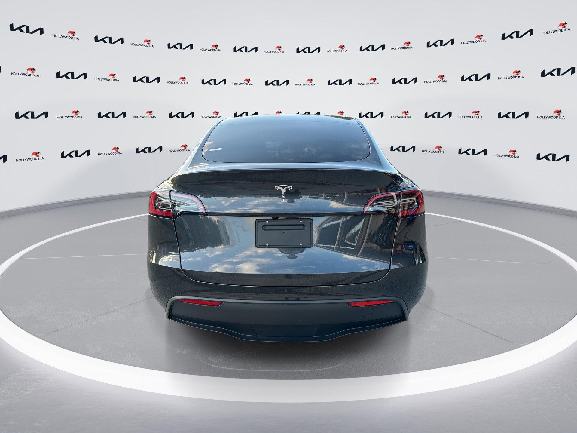 Used 2025 Tesla Model Y Long Range image 7