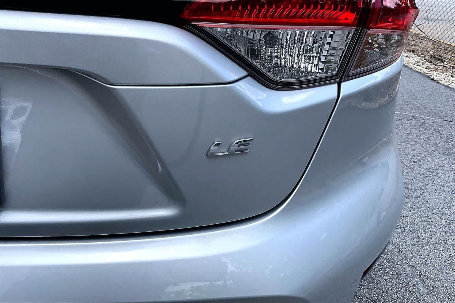 Certified 2025 Toyota Corolla LE FWD image 10