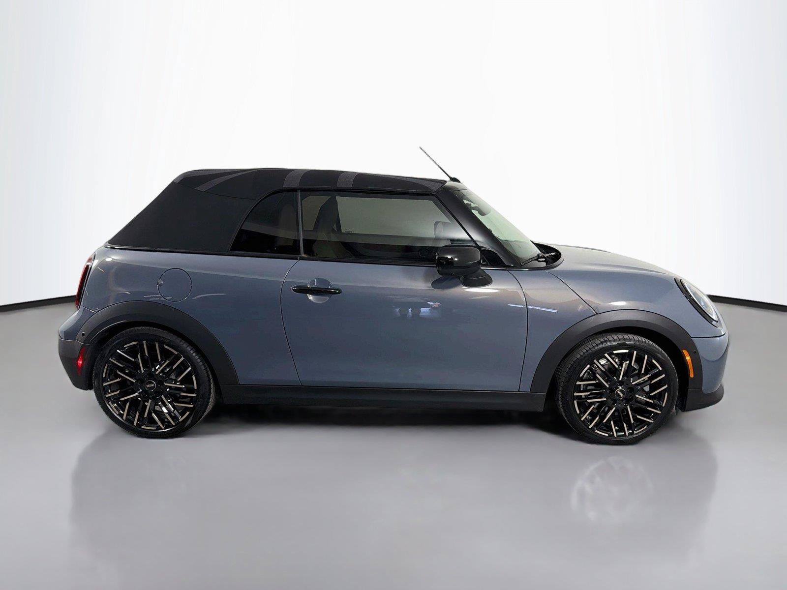 Used 2025 MINI Cooper S FWD image 4