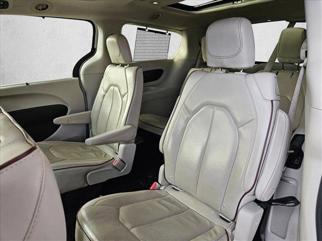 Used 2019 Chrysler Pacifica Limited w/ Tire & Wheel Group image 19