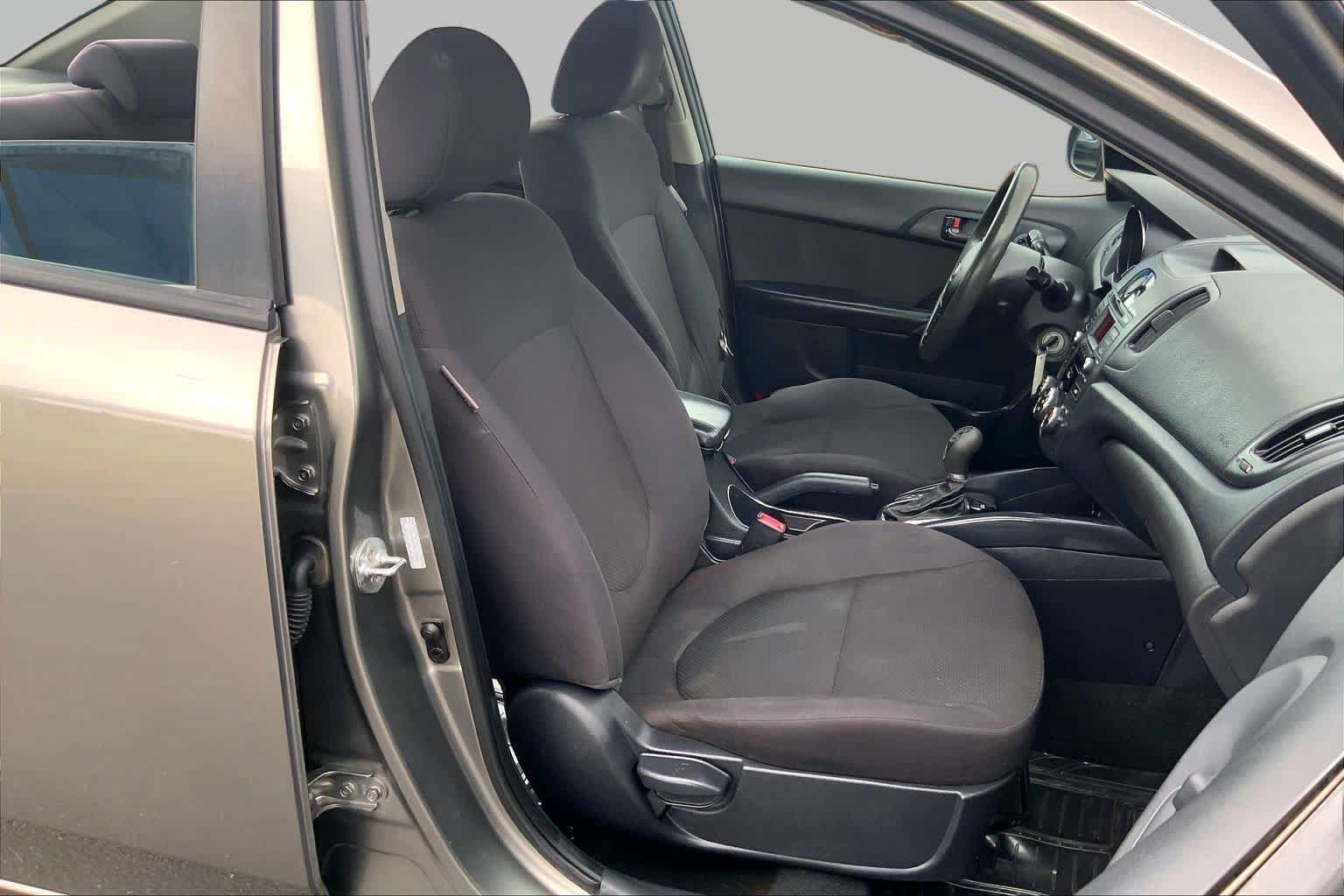 Used 2012 Kia Forte EX FWD image 8