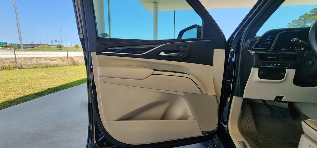 Used 2024 Cadillac Escalade ESV Premium Luxury w/ LPO, Floor Liner Package AWD/4WD image 14