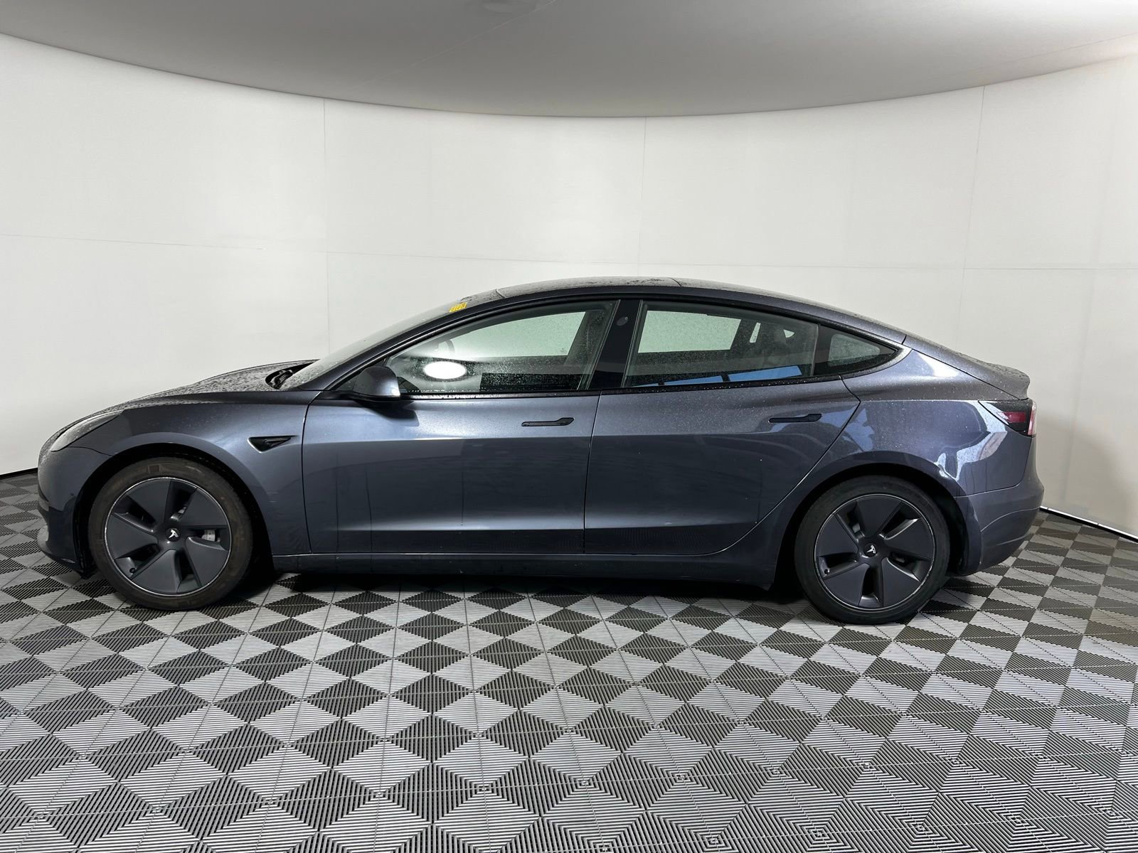 Used 2021 Tesla Model 3 Standard Range Plus RWD image 8