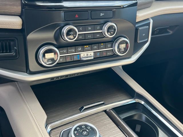 Used 2023 Ford Expedition Limited image 20