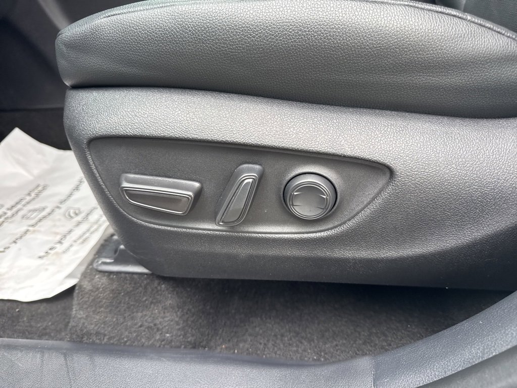 Used 2025 Toyota Grand Highlander FWD image 26