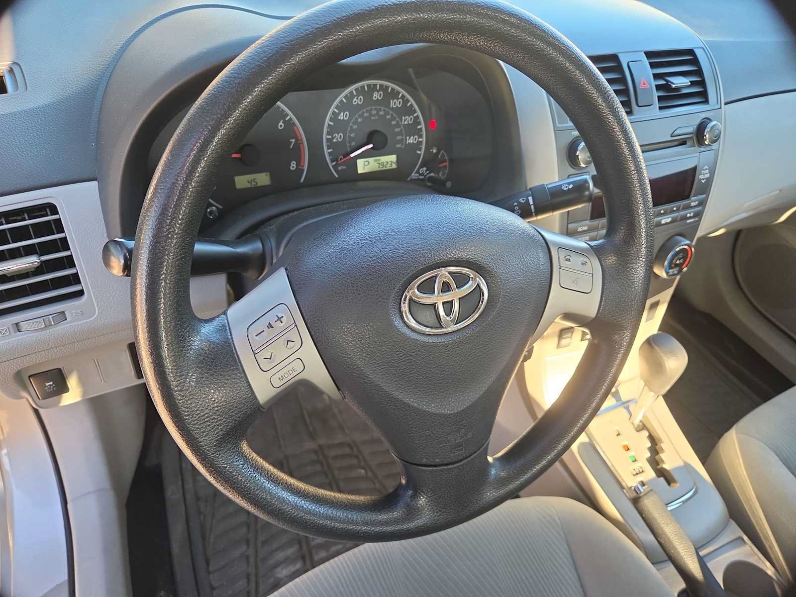 Used 2011 Toyota Corolla LE FWD image 9