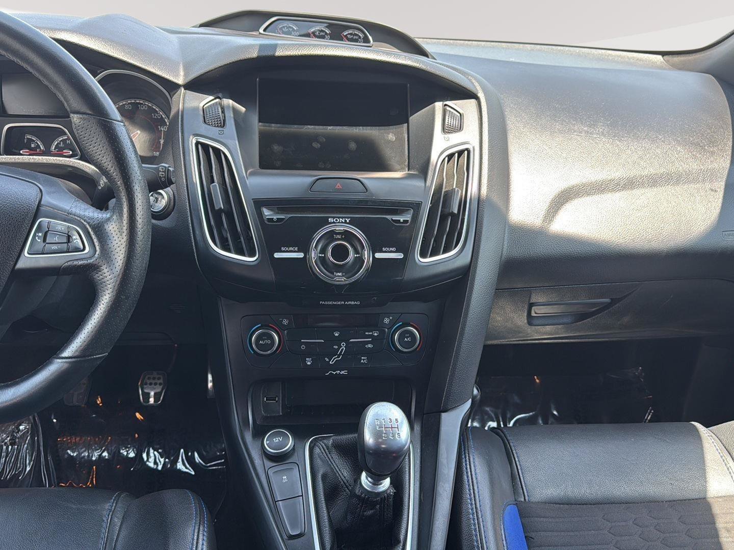 Used 2015 Ford Focus ST w/ Equipment Group 401A FWD image 15