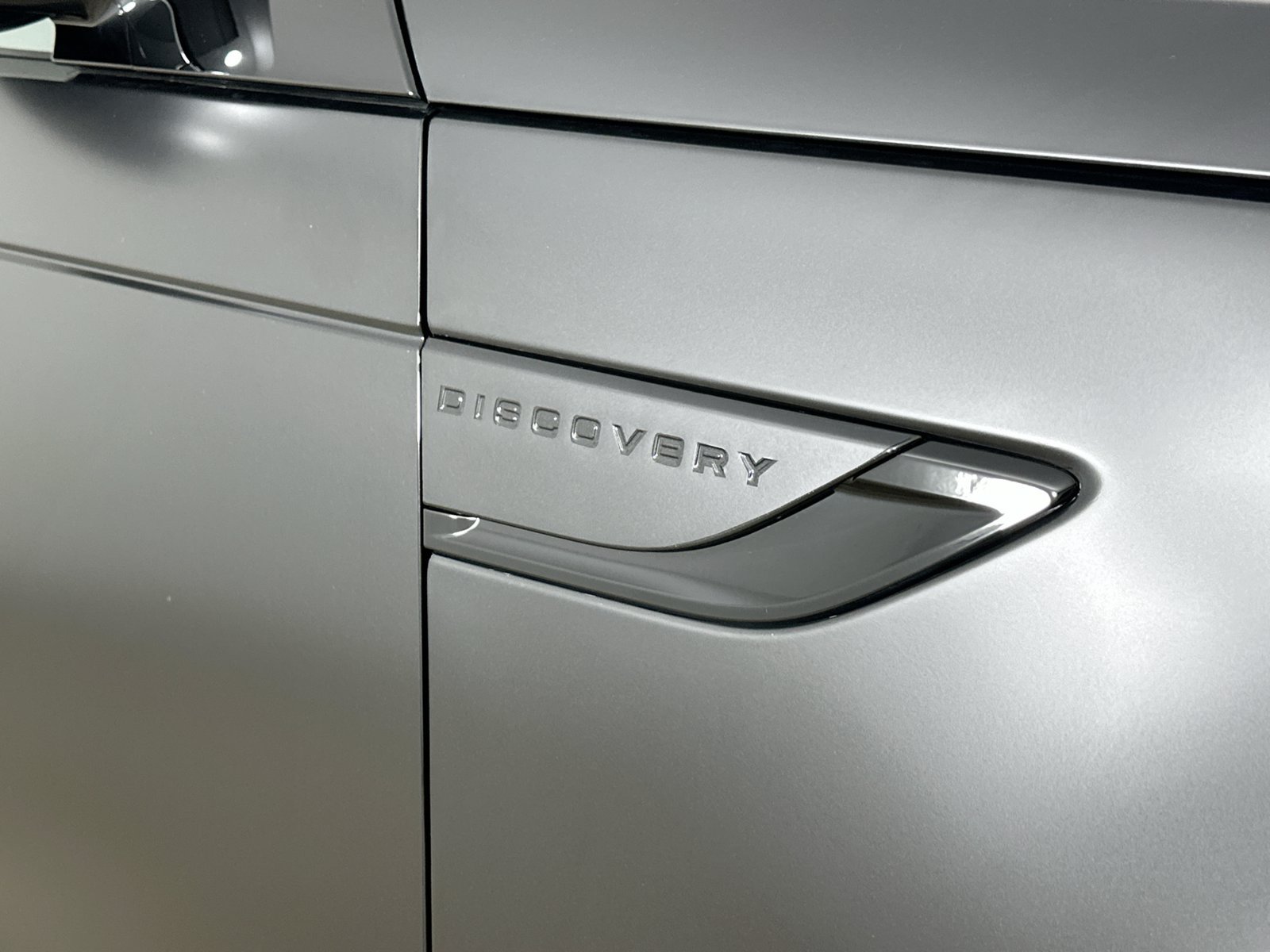 New 2026 Land Rover Discovery Limited Edition AWD/4WD image 9