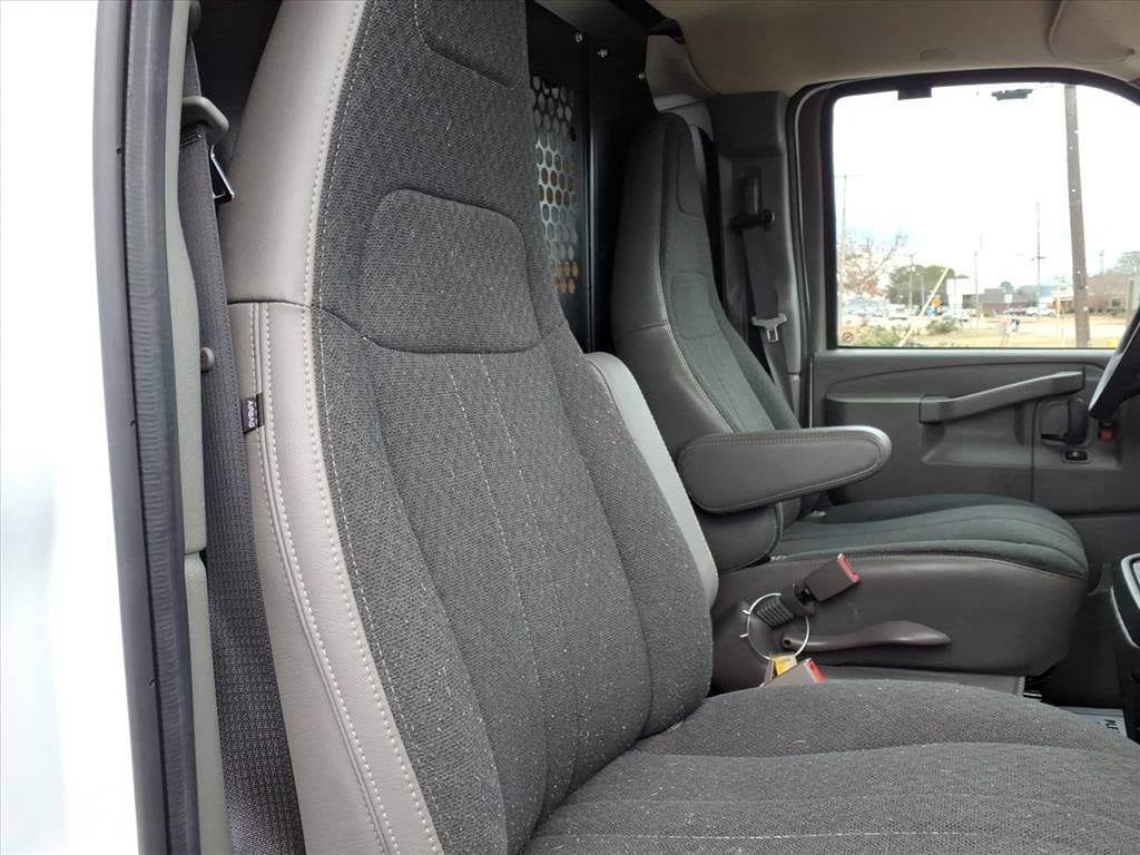 Used 2024 Chevrolet Express 2500 w/ Driver Convenience Package image 13