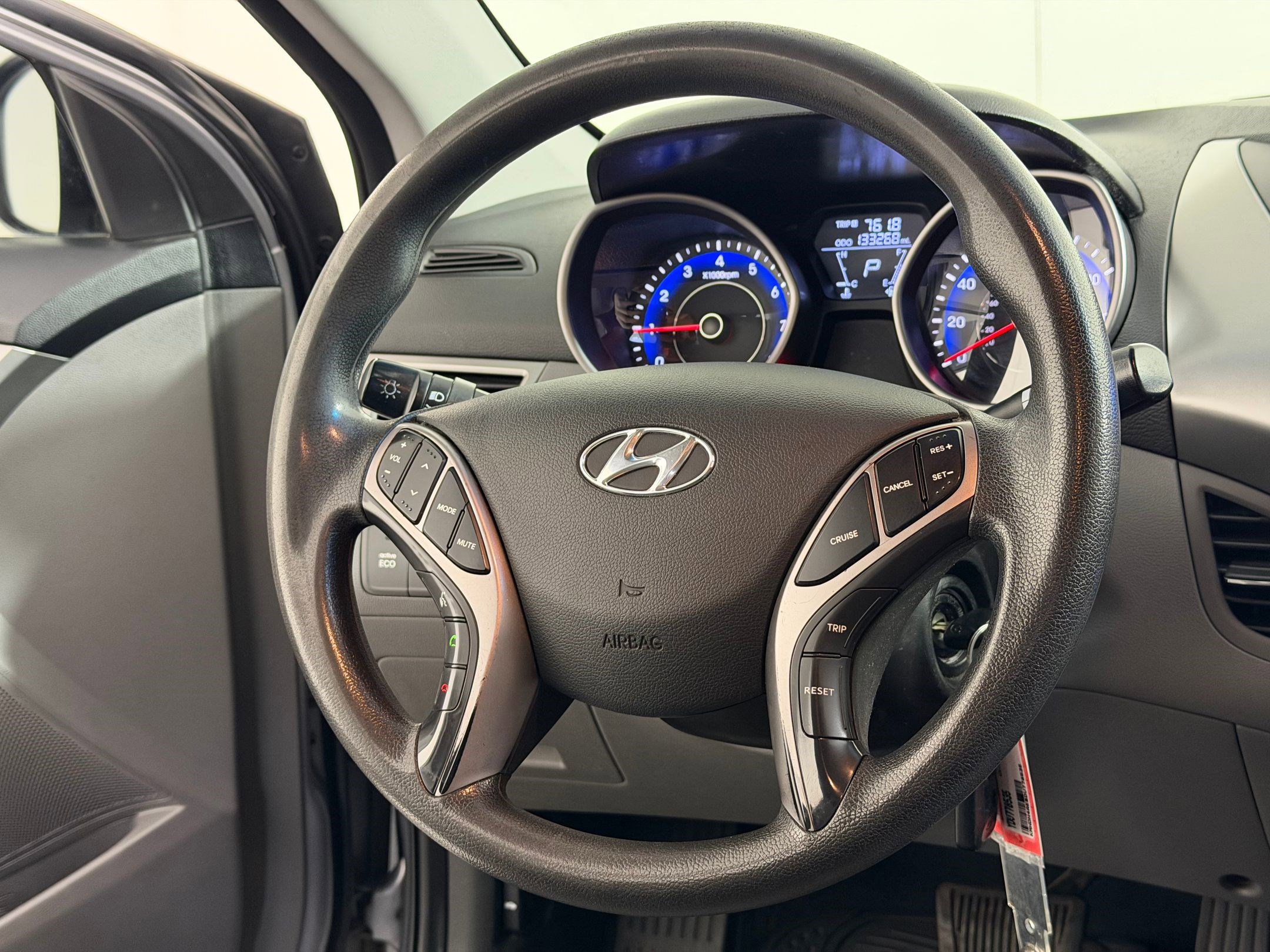 Used 2013 Hyundai Elantra GLS w/ Preferred Pkg image 16