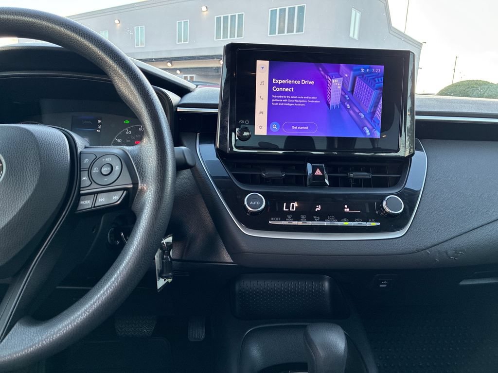 Used 2025 Toyota Corolla LE FWD image 18