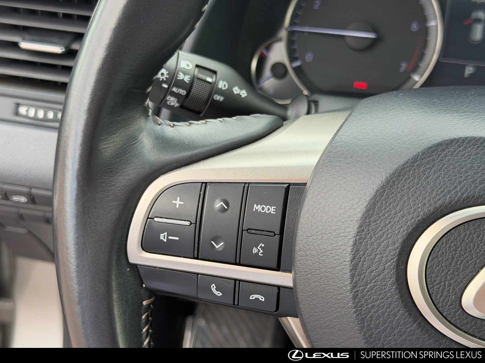 Used 2019 Lexus RX 350L FWD w/ Accessory Package image 16