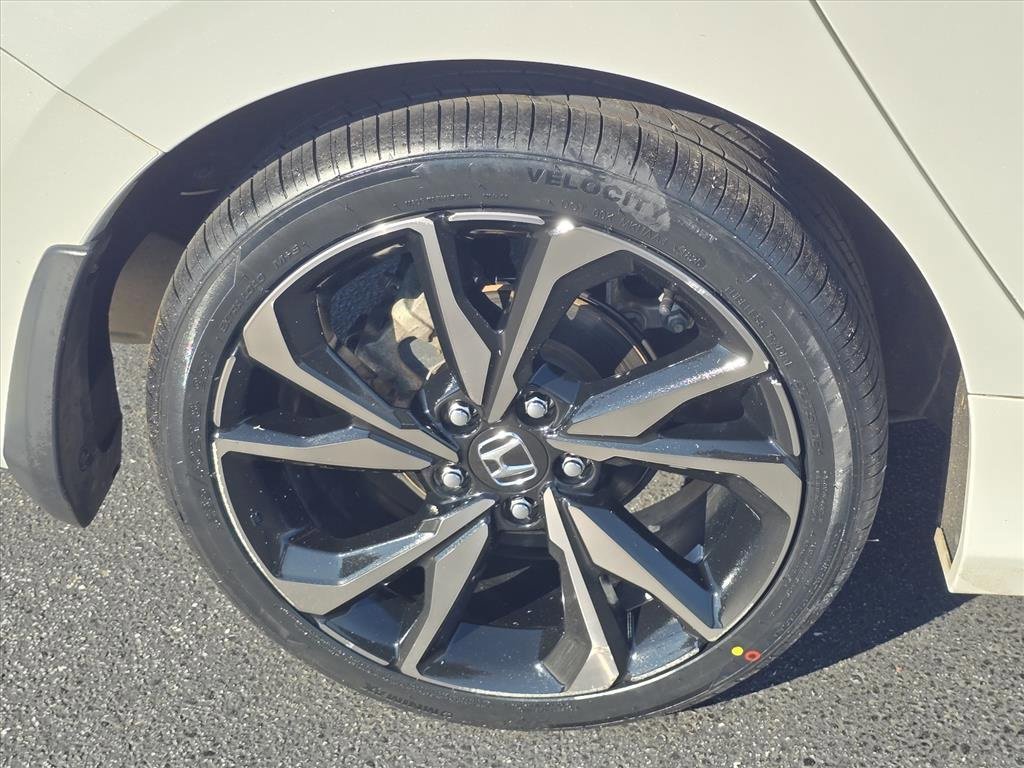 Used 2019 Honda Civic Sport image 11