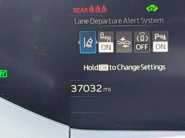 Certified 2023 Toyota Prius LE AWD/4WD image 29