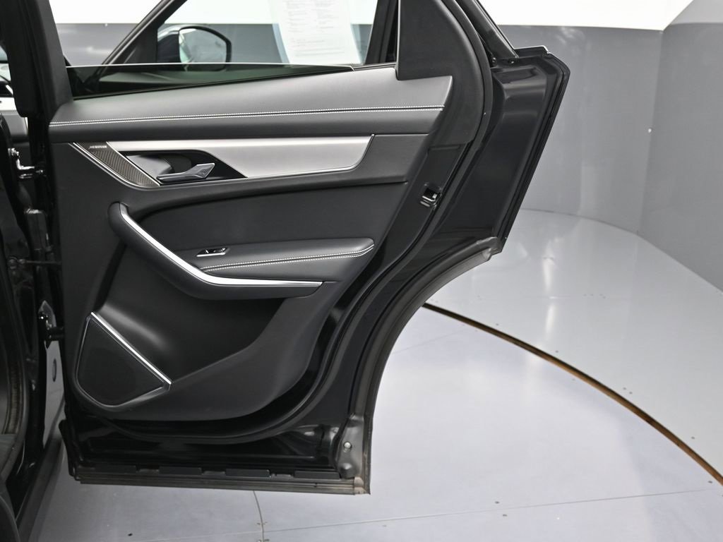 Used 2024 Jaguar F-PACE R-Dynamic S image 40