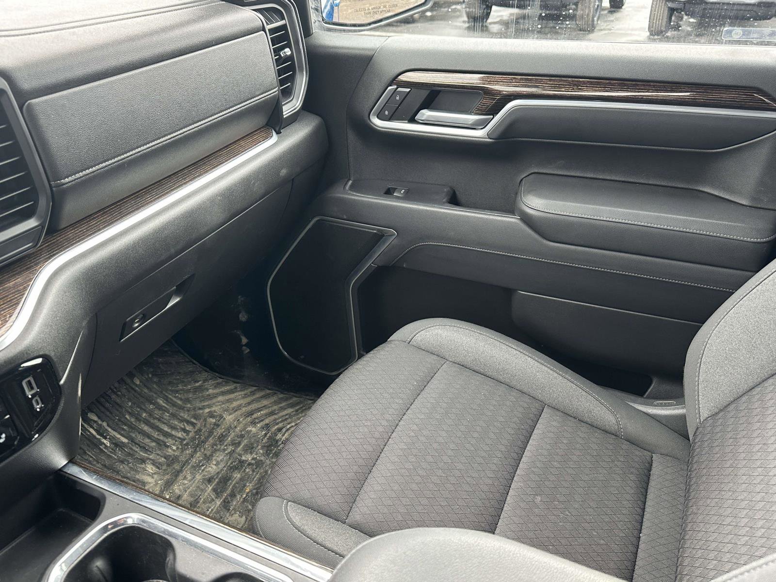 Used 2022 GMC Sierra 1500 Elevation image 32