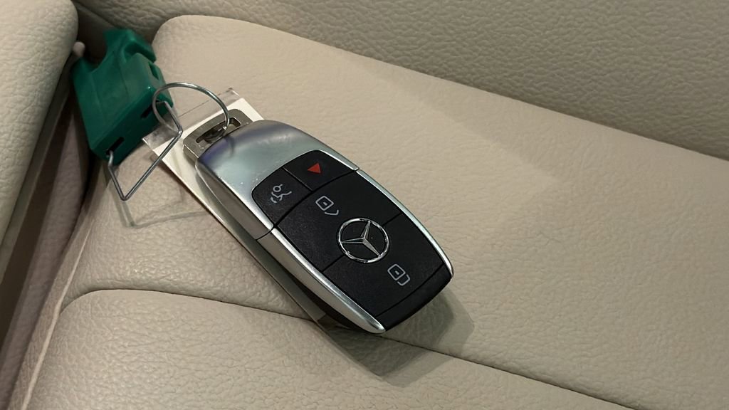 Used 2021 Mercedes-Benz GLB 250 4MATIC image 32