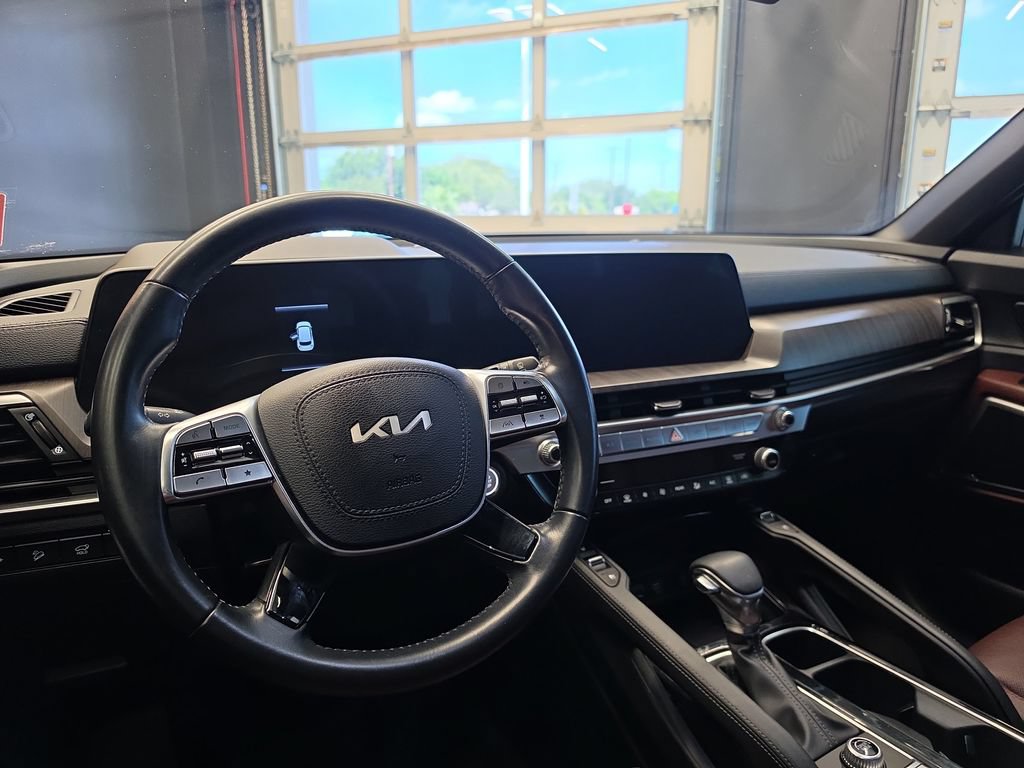 Certified 2023 Kia Telluride EX w/ EX Captain's Chair Package FWD image 20