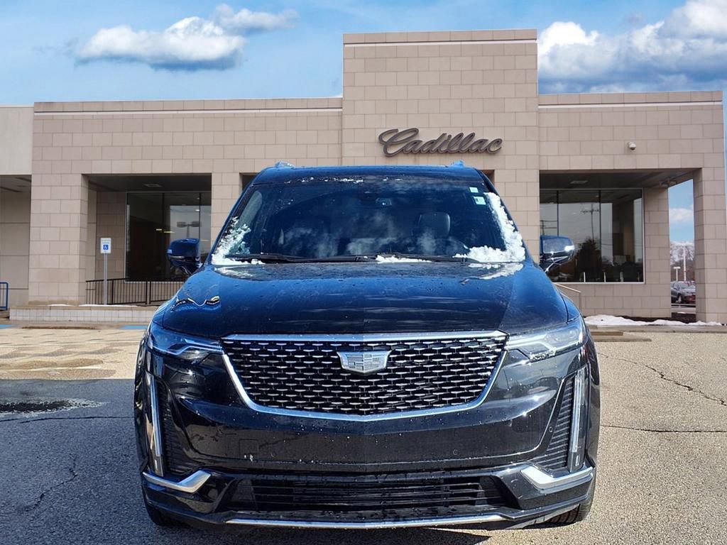 Used 2024 Cadillac XT6 Premium Luxury image 2