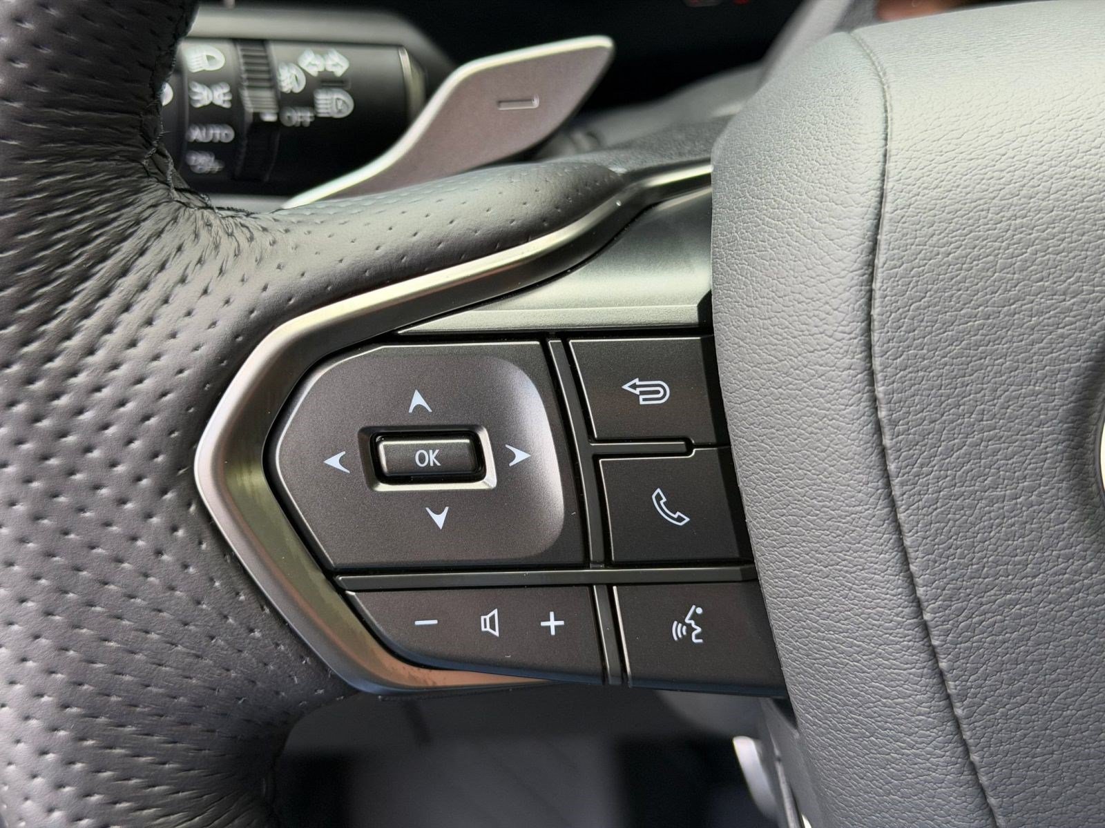 New 2026 Lexus TX 500h AWD w/ Technology Package image 16
