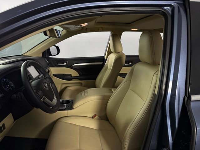 Used 2019 Toyota Highlander XLE image 13