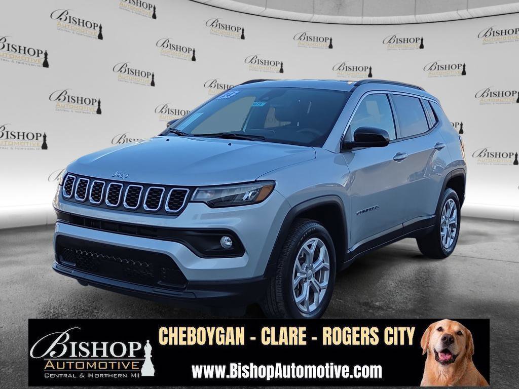 Used 2024 Jeep Compass Latitude image 16
