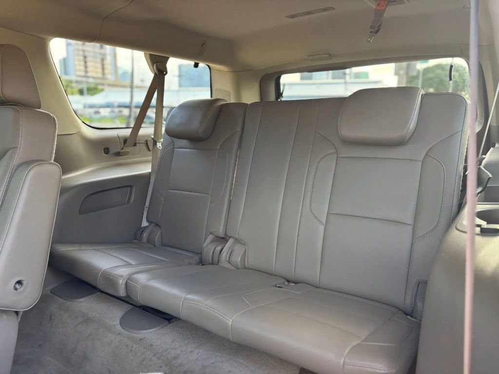Used 2015 Chevrolet Suburban LT w/ Luxury Package image 13