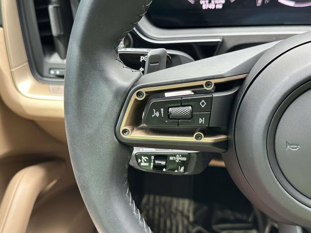 Certified 2025 Porsche Cayenne S AWD/4WD image 22