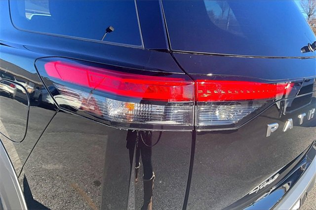 Certified 2025 Nissan Pathfinder Platinum w/ Cargo Package image 20