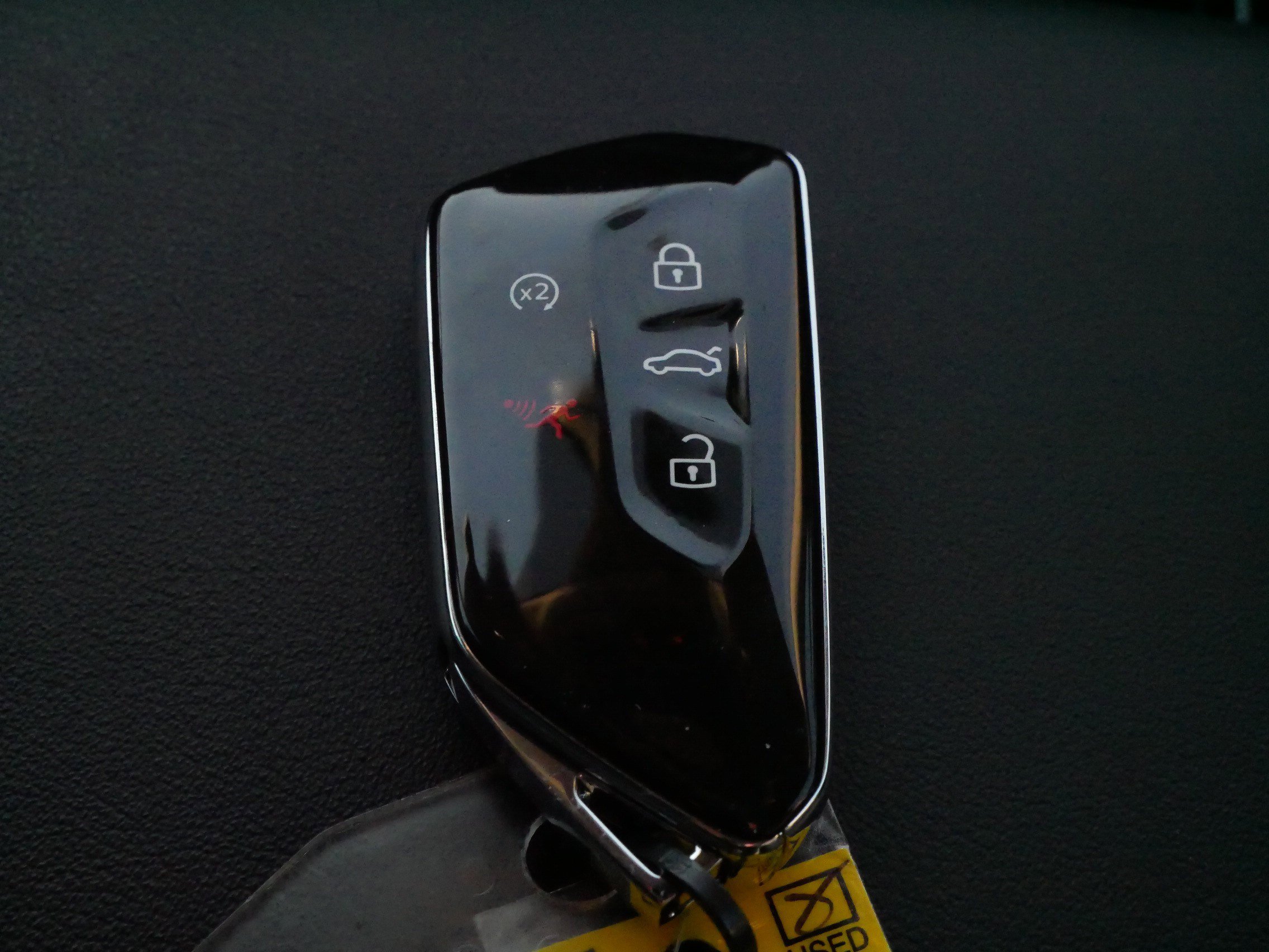 Certified 2025 Volkswagen Atlas SEL Premium R-Line image 32