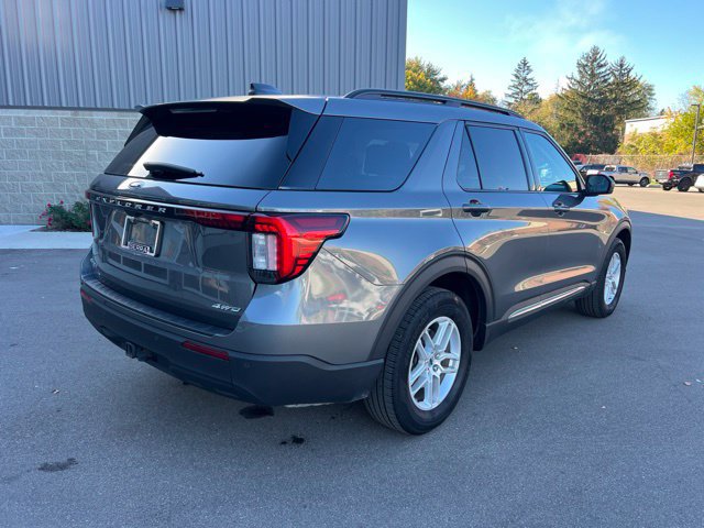 Used 2025 Ford Explorer Active AWD/4WD image 5