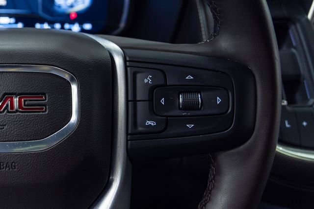 Used 2023 GMC Yukon XL SLT w/ SLT Luxury Package image 16