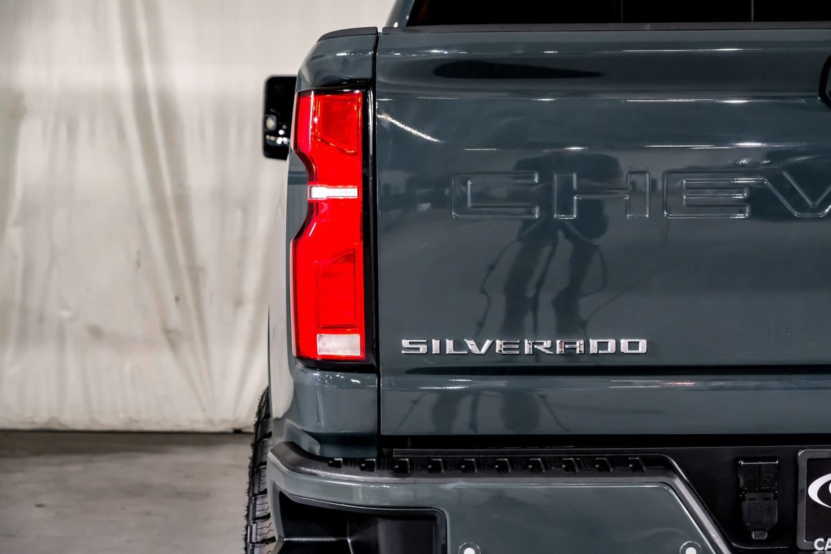 Used 2025 Chevrolet Silverado 2500 LTZ w/ LTZ Convenience Package AWD/4WD image 43