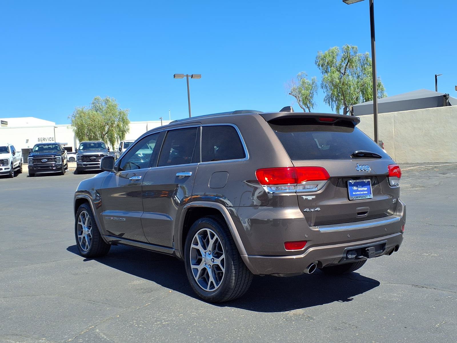 Used 2019 Jeep Grand Cherokee Overland AWD/4WD image 4