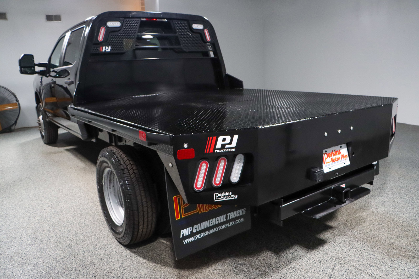 Used 2023 Ford F350 XL w/ XL Chrome Package image 9