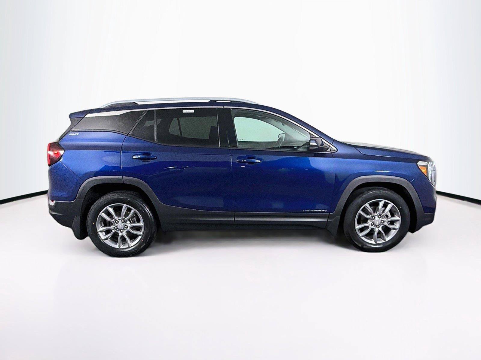 Used 2022 GMC Terrain SLT AWD/4WD image 12