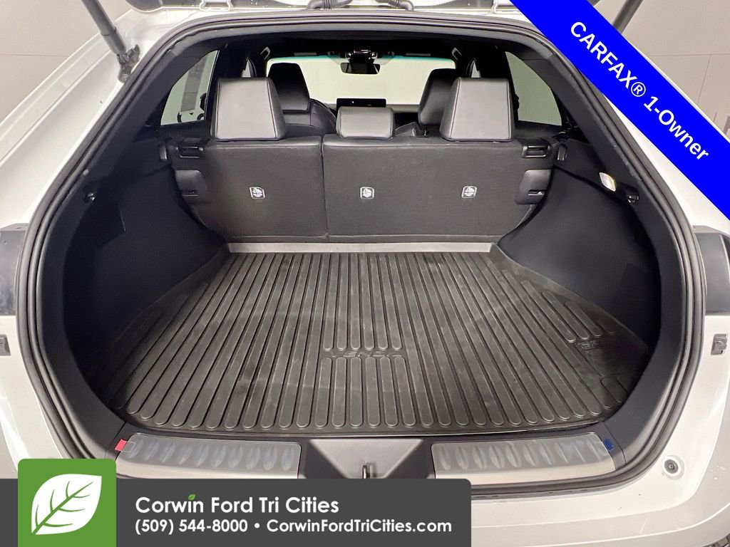 Used 2024 Toyota Venza Nightshade image 14