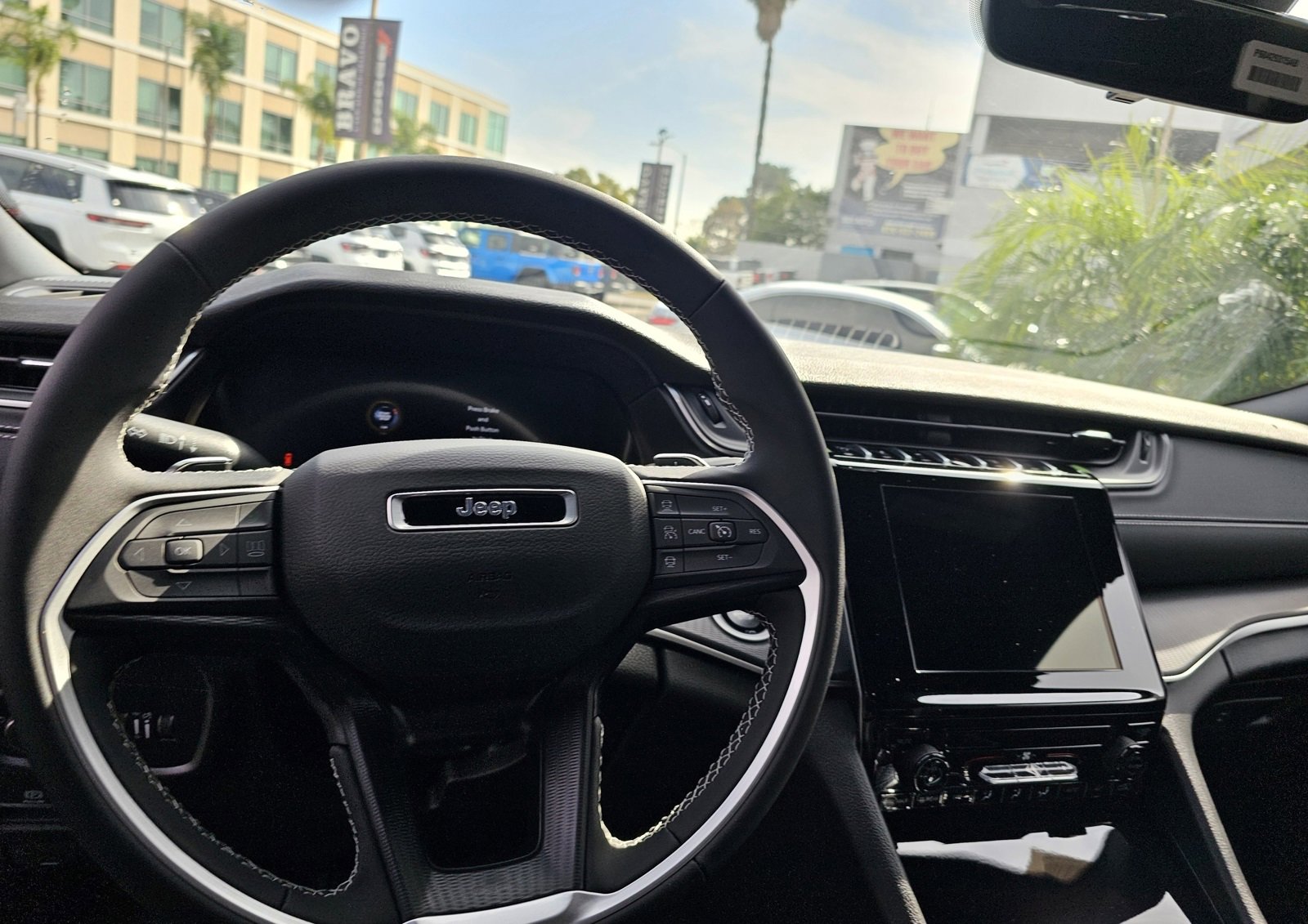 New 2025 Jeep Grand Cherokee L Laredo image 22