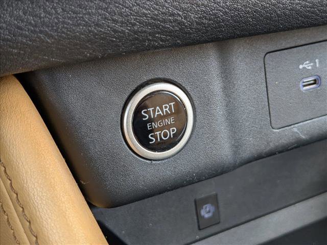 Used 2021 Nissan Rogue Platinum FWD image 18