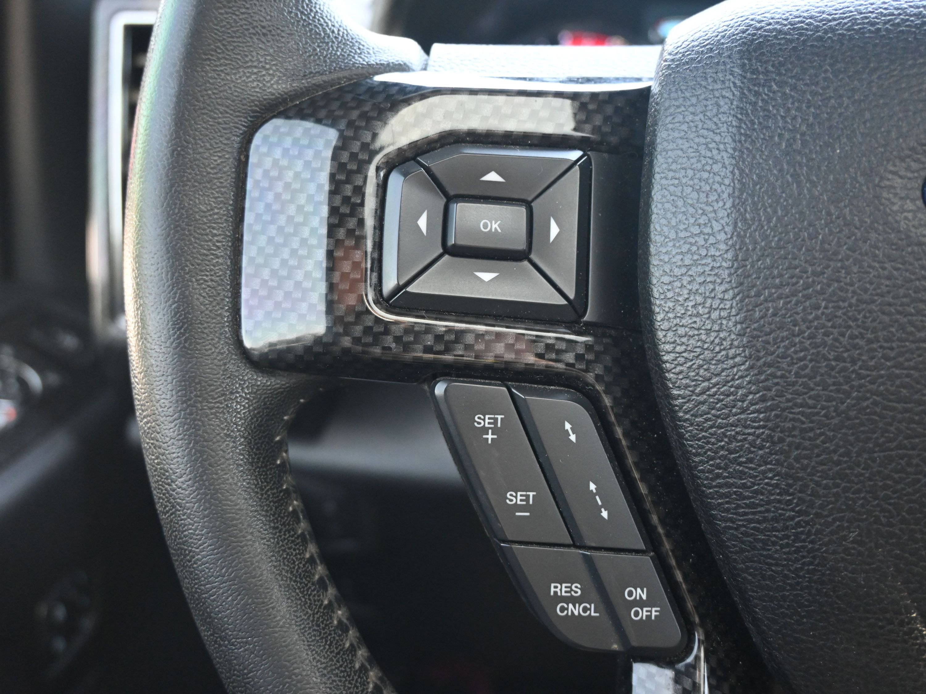 Used 2018 Ford F250 Lariat w/ Lariat Ultimate Package AWD/4WD image 13
