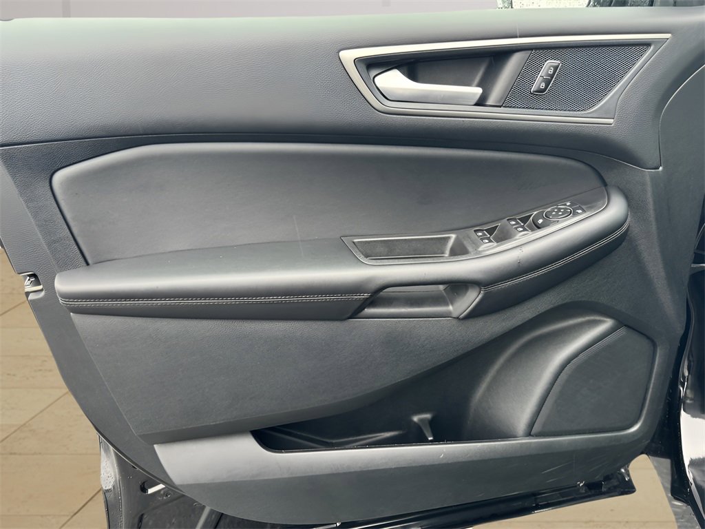 Used 2023 Ford Edge SEL image 22