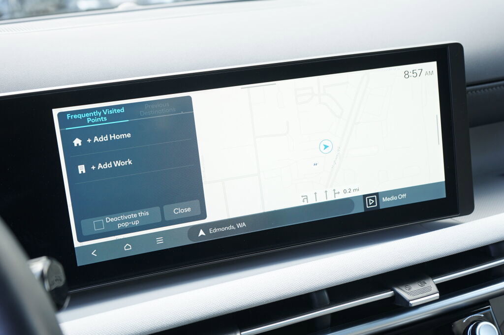 Certified 2025 Hyundai Tucson Limited AWD/4WD image 28