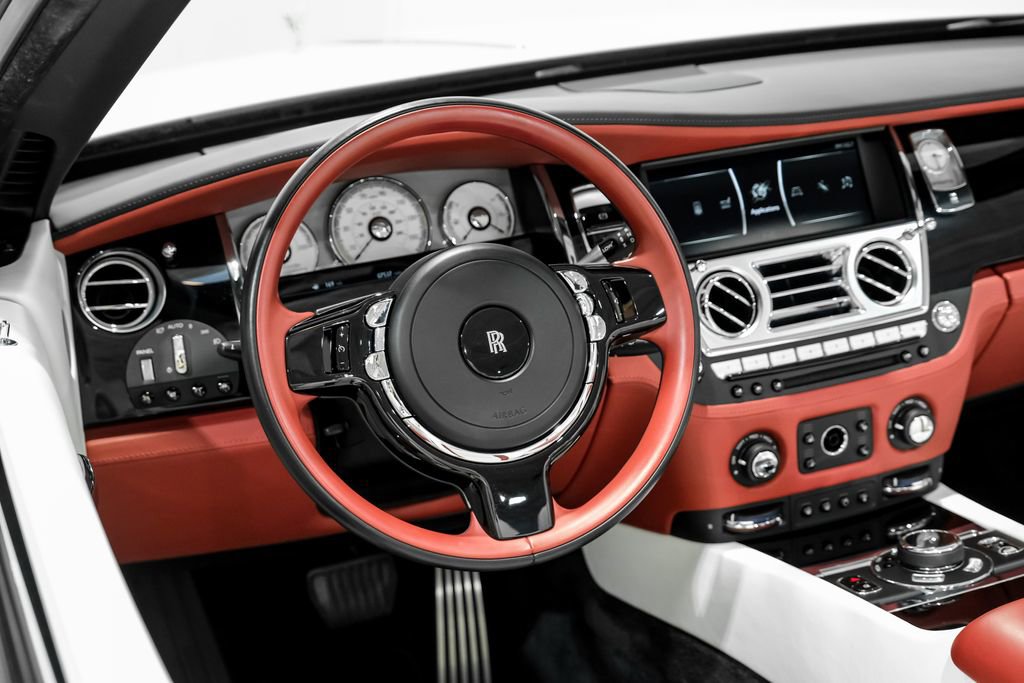 Used 2018 Rolls-Royce Dawn image 17