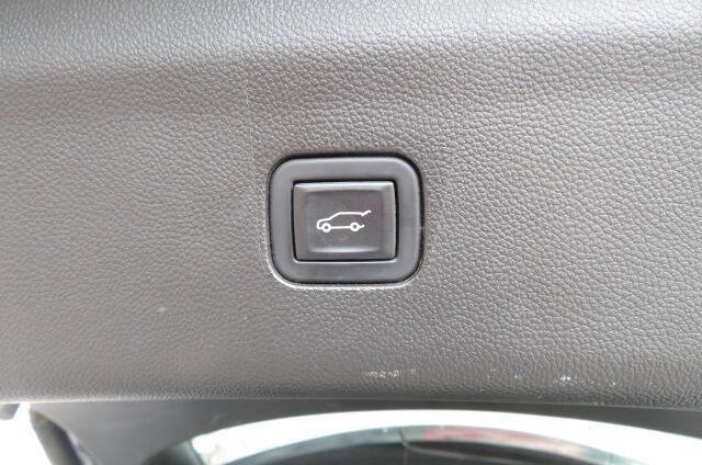 Used 2023 Buick Enclave Premium w/ Experience Buick Package image 11