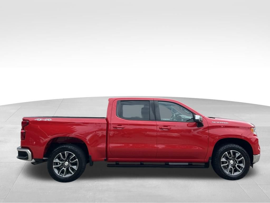 Used 2024 Chevrolet Silverado 1500 LT AWD/4WD image 7
