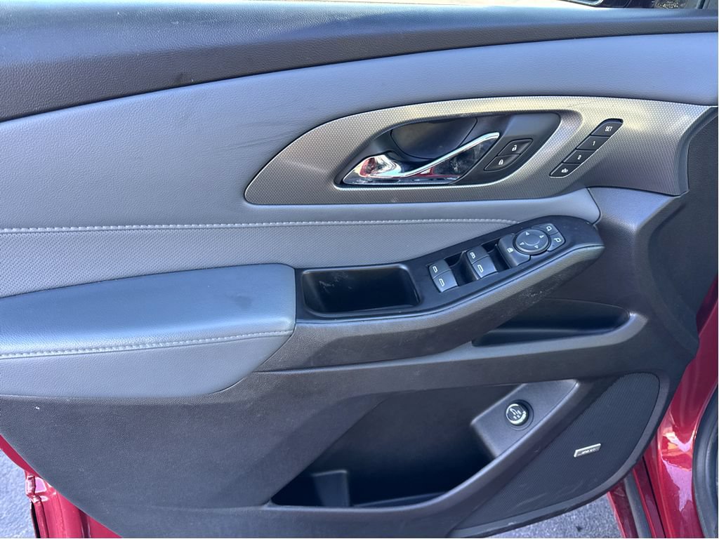 Used 2020 Chevrolet Traverse Premier FWD image 12