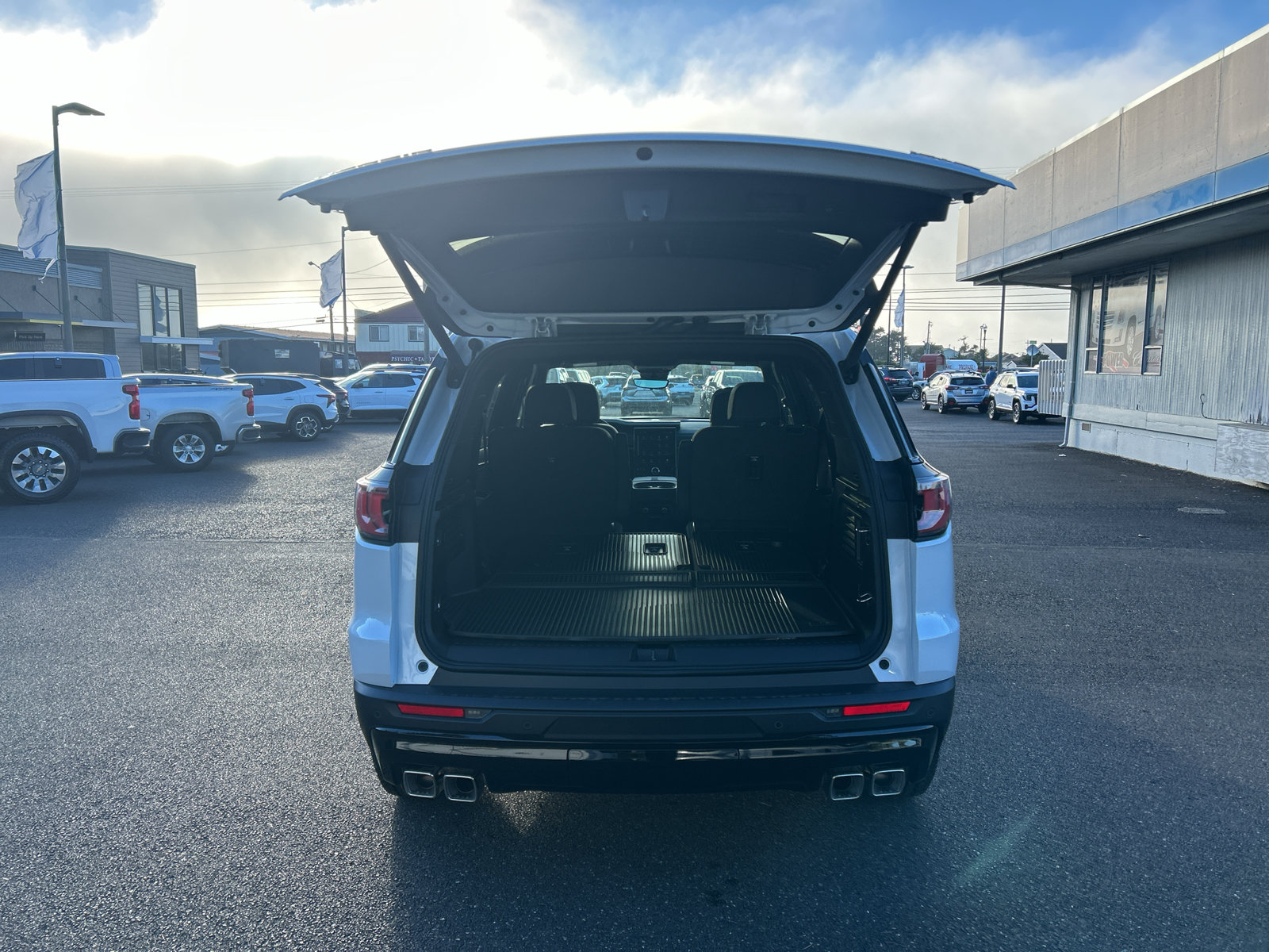 New 2027 GMC Acadia AT4 w/ Luxury Package AWD/4WD image 31