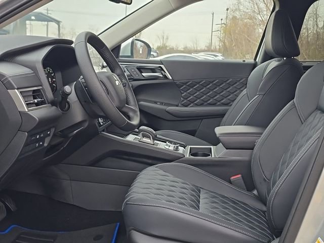 New 2025 Mitsubishi Outlander SEL image 12